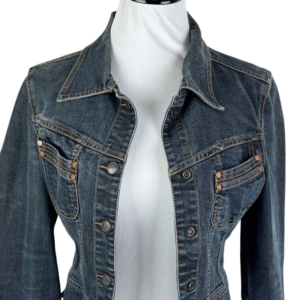 FUBU Blue Denim Snap Front 2 Chest Pockets Cropped Jean Jacket Women's Small‎